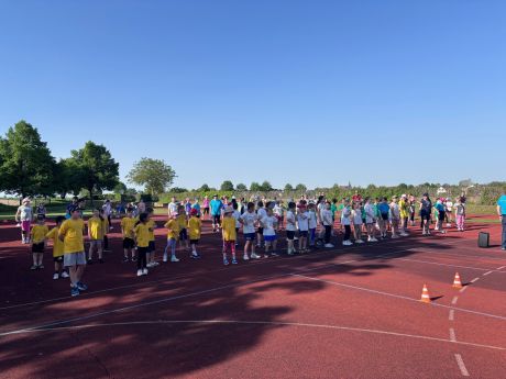 Kinder tanzen beim Flashmob